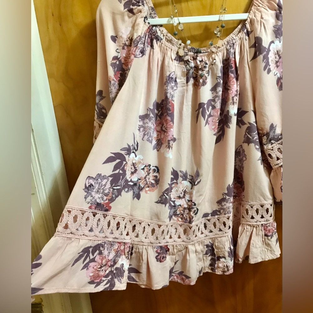 Unique Spectrum Top Large Ruffles Lace - Picture 3 of 7